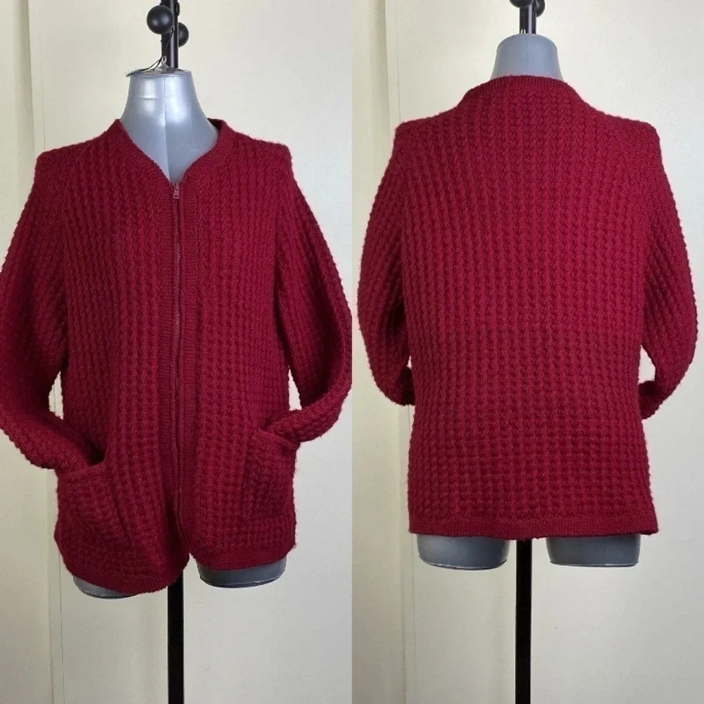2/$25 Red chunky knitted warm maximalist  Zipup sweater size large